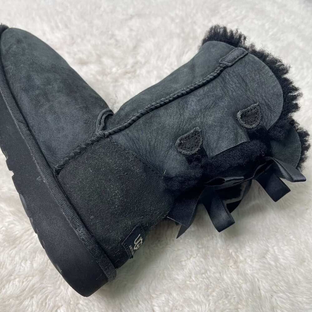 UGG Kid's Black Bailey Bow II Exotic Suede Boot Round Toe Shoes Size 4 US - Picture 4 of 15